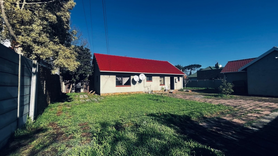 To Let 3 Bedroom Property for Rent in Pinelands Western Cape